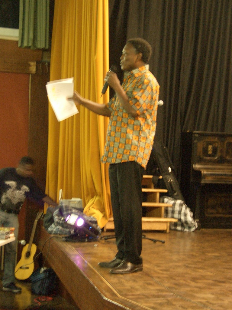 Bendo, en Monsieur loyal.